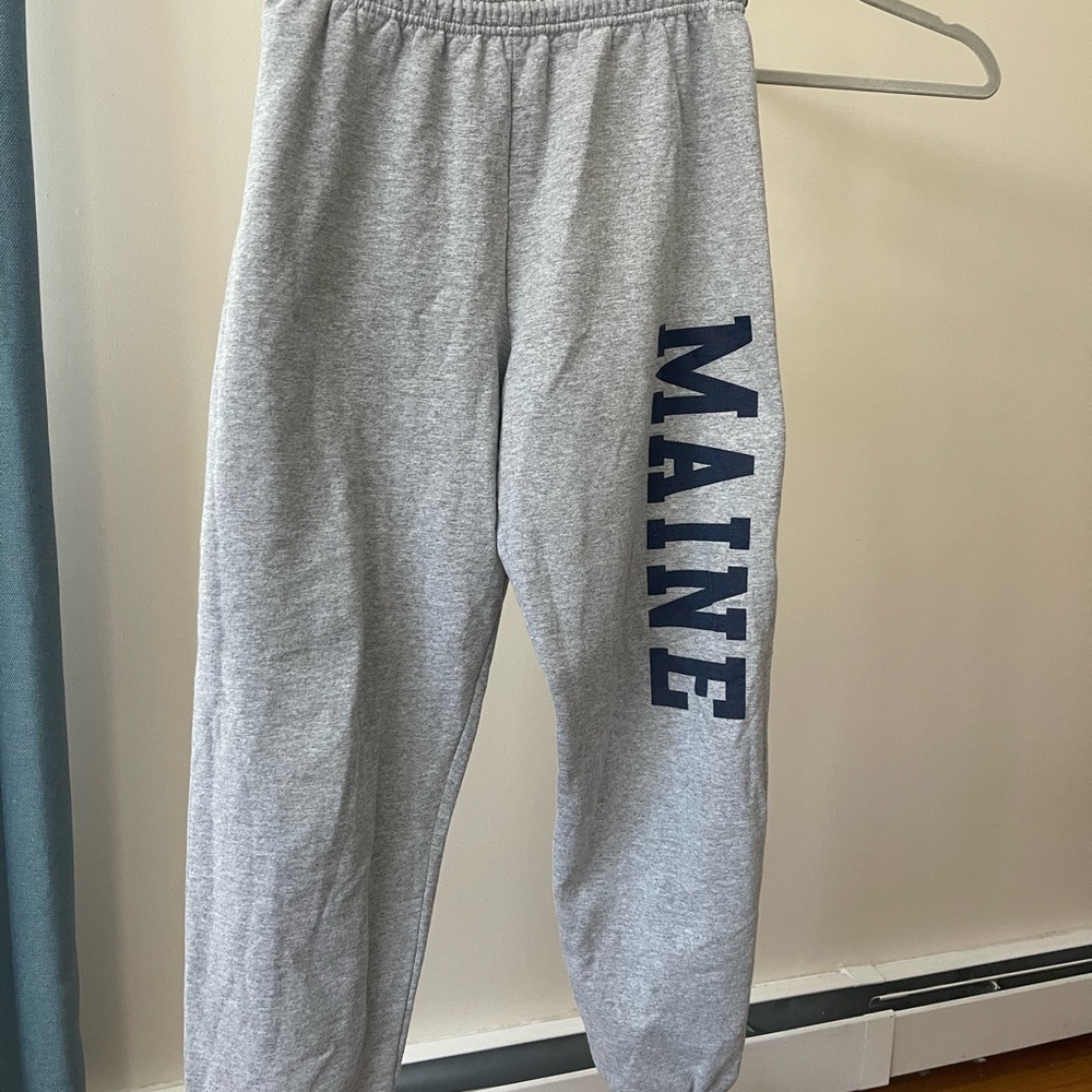Gildan Heavy Blend Light Gray Sweatshirt